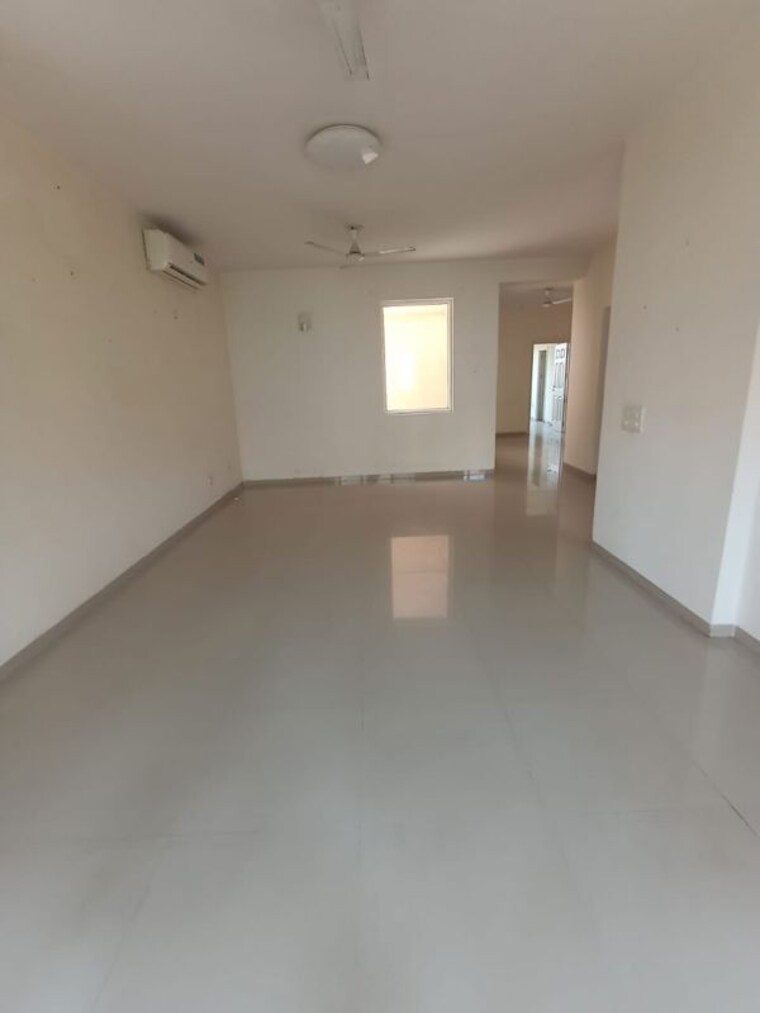 Room, sector 65 3 Bedroom 1380 Sq.Ft. Apartment In Sector 65 Gurgaon 10719037