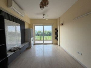 Room in 3 BHK Builder Floor at Green Fields Colony – for Rent