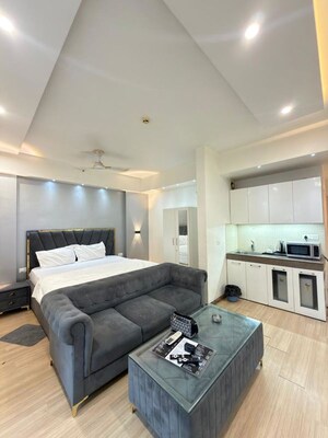 Team Area in 2 BHK Apartment at Experion Capital, Gomti Nagar – for Rent