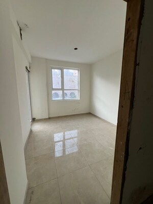 Room in 4 BHK Apartment at Eiffel Vivassa Estate, Bagiamau – for Sale