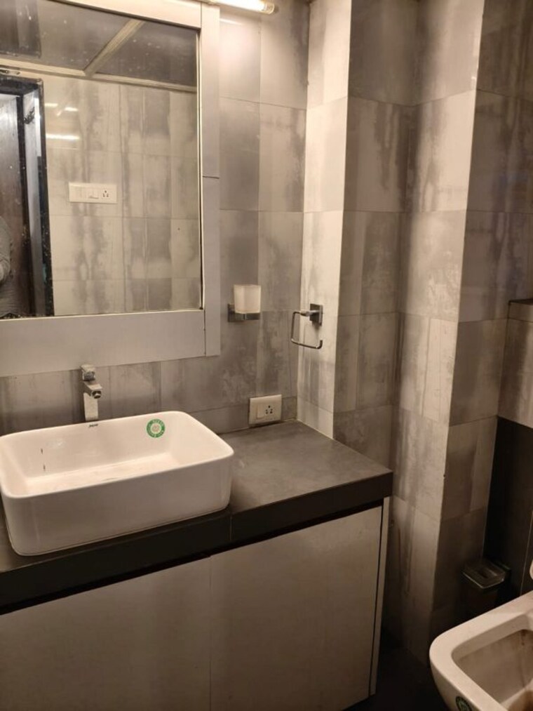 Bathroom, bandra west 2 Bedroom 700 Sq.Ft. Apartment In Bandra West Mumbai 10724128