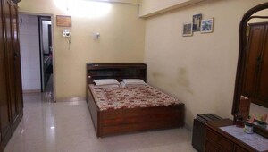 Bedroom in 3 BHK Apartment at Khar West – for Rent