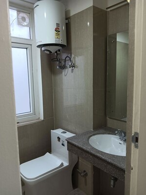 Bathroom in 1 BHK Builder Floor at Sector 22 – for Rent