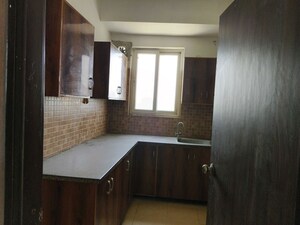 Room in 2 BHK Builder Floor at Sector 21 – for Rent