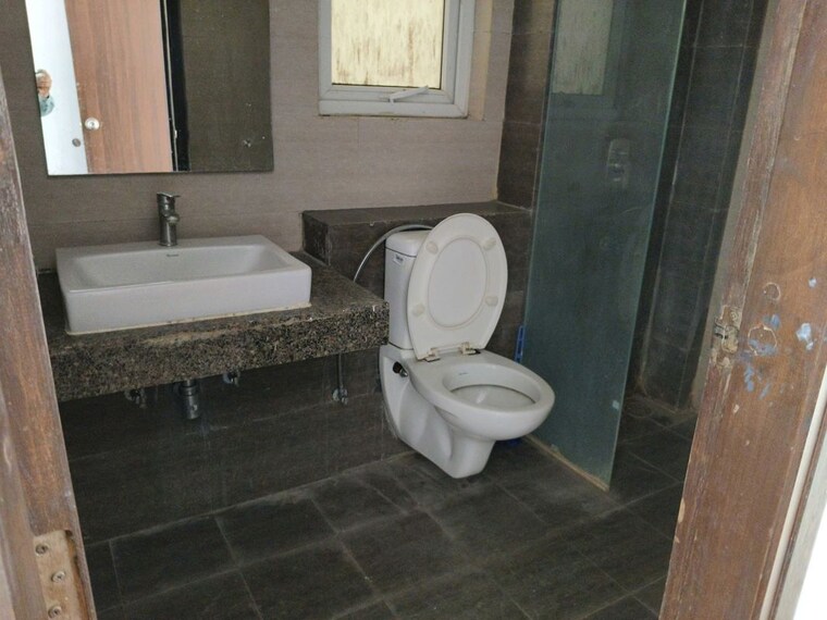 Bathroom, sector 21 2 Bedroom 1200 Sq.Ft. Builder Floor In Sector 21 Gurgaon 10724152