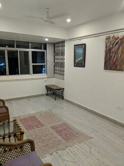 2 BHK +Apartment For Rent in Khar West