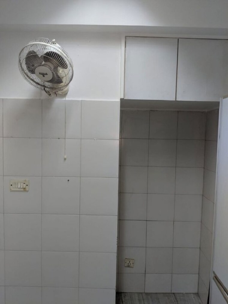 Bathroom, khar west 2 Bedroom 700 Sq.Ft. Apartment In Khar West Mumbai 10724149