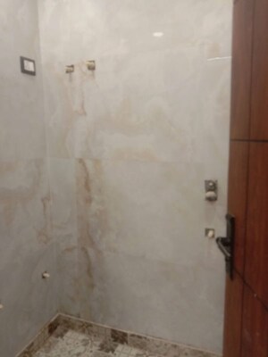 Room in 2 BHK Builder Floor at Mohan Garden – for Sale