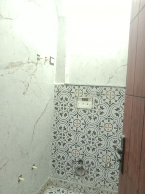 Room in 2 BHK Builder Floor at Mohan Garden – for Sale