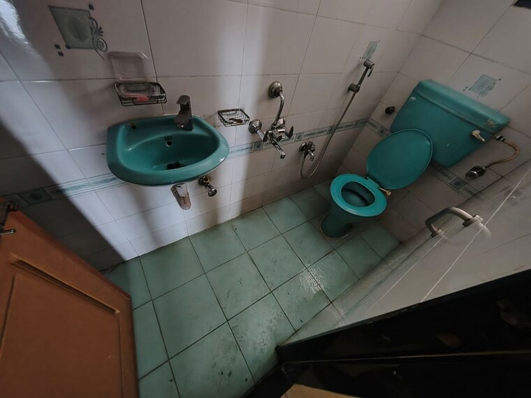 Bathroom, gajra-bhoomi-tower 3 Bedroom 1480 Sq.Ft. Apartment In Kharghar Navi Mumbai 10724050
