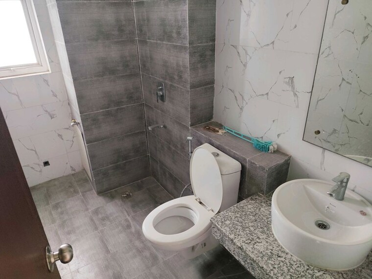Bathroom, sector 21 2 Bedroom 1200 Sq.Ft. Builder Floor In Sector 21 Gurgaon 10724180