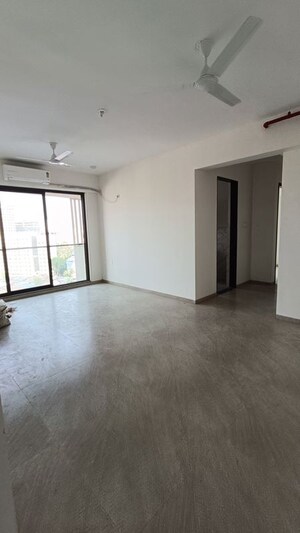2 BHK Apartment For Rent in Naman Habitat, Andheri West