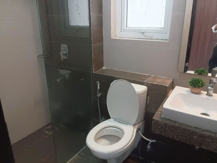 Bathroom, sector 21 2 Bedroom 1200 Sq.Ft. Builder Floor In Sector 21 Gurgaon 10724189