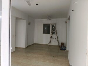 Room in 3 BHK Builder Floor at Sector 21 – for Rent