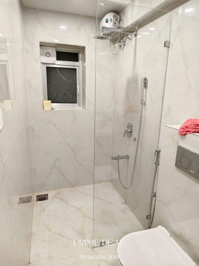 Bathroom, juhu 2 Bedroom 700 Sq.Ft. Apartment In Juhu Mumbai 10724198