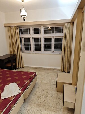 Room in 2 BHK Apartment at Juhu – for Rent