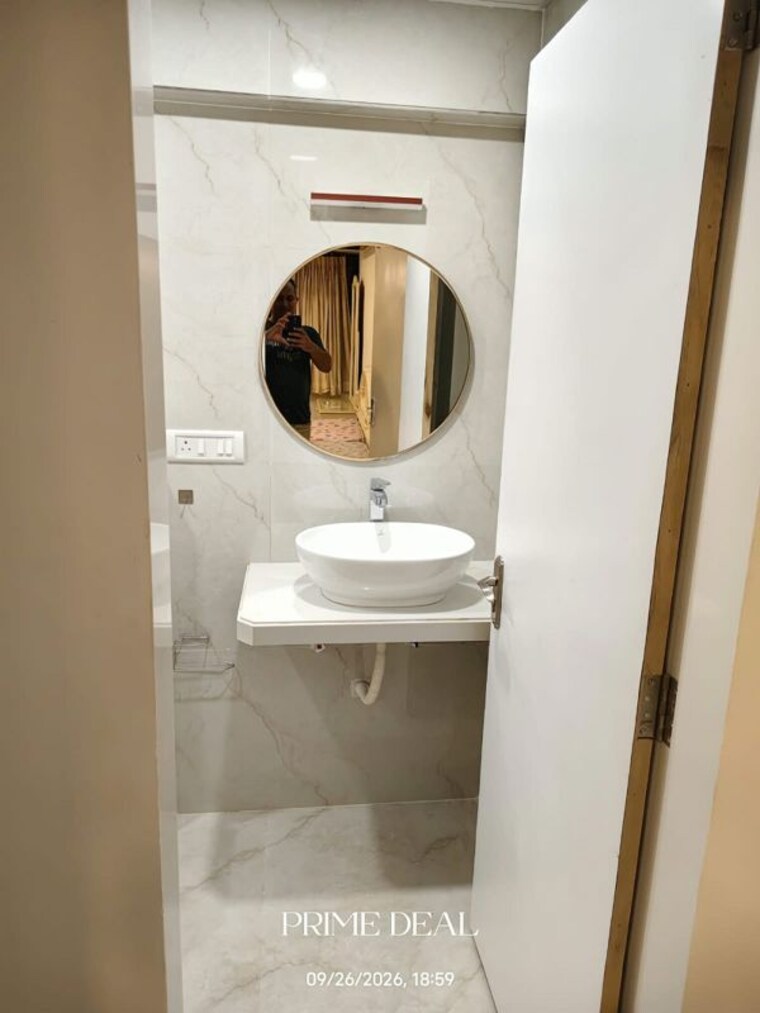 Bathroom, juhu 2 Bedroom 700 Sq.Ft. Apartment In Juhu Mumbai 10724198