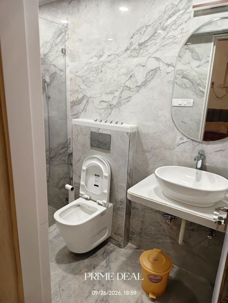 Bathroom, juhu 2 Bedroom 700 Sq.Ft. Apartment In Juhu Mumbai 10724198