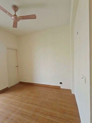 Room in 3 BHK Builder Floor at Sector 22 – for Rent