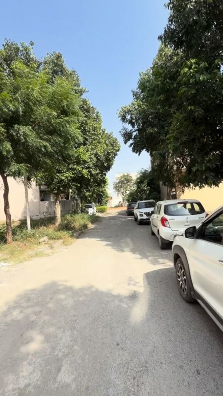  Parking, sector 34  200 Sq.Yd. Plot In Sector 34 Rohtak 10724211