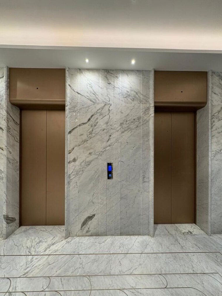 Room, wadhwa-trade-centre Commercial Office Space 1800 Sq.Ft. In Santacruz East Mumbai 10724235