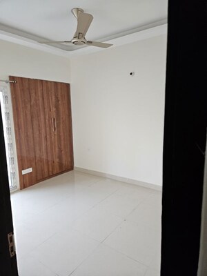 Room in 3 BHK Apartment at Samridhi Luxuriya Avenue, Sector 150 – for Rent