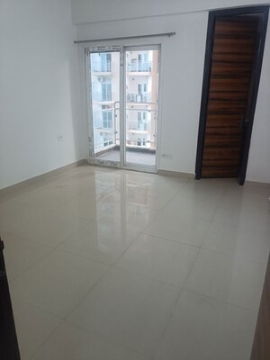 Room in 3 BHK Apartment at Samridhi Luxuriya Avenue, Sector 150 – for Rent