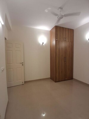 4 BHK Apartment For Rent in Emaar MGF Emerald Hills, Sector 65