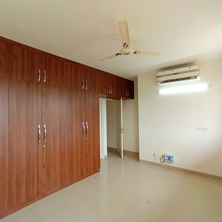 Room, emaar-mgf-emerald-hills 4 Bedroom 2000 Sq.Ft. Apartment In Sector 65 Gurgaon 10724249