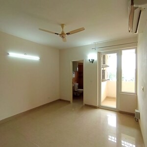 Room in 4 BHK Apartment at Emaar MGF Emerald Hills, Sector 65 – for Rent