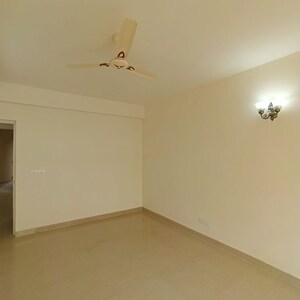 Room in 4 BHK Apartment at Emaar MGF Emerald Hills, Sector 65 – for Rent