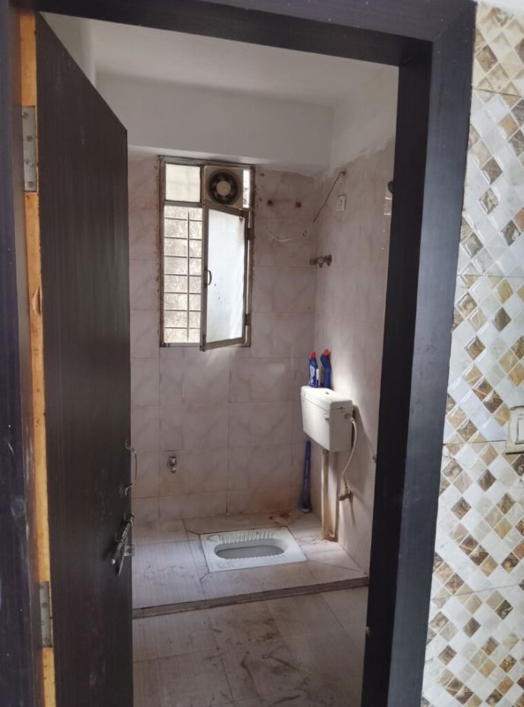 Bathroom, khunti 3 Bedroom 1350 Sq.Ft. Apartment In Khunti Ranchi 10724278