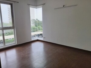 Room in 3 BHK Builder Floor at Sector 21 – for Rent