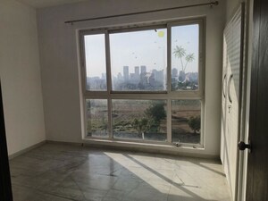 Room in 3 BHK Builder Floor at Sector 21 – for Rent