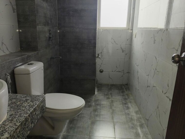 Bathroom, sector 21 3 Bedroom 1550 Sq.Ft. Builder Floor In Sector 21 Gurgaon 10724293