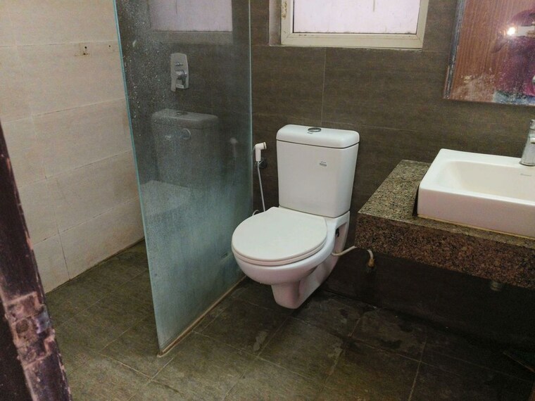 Bathroom, sector 21 3 Bedroom 1550 Sq.Ft. Builder Floor In Sector 21 Gurgaon 10724293