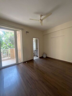 Room in 3 BHK Builder Floor at Sector 22 – for Rent