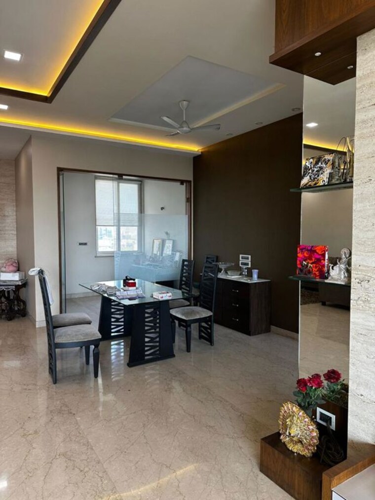  Parking, hs-landmark 3 Bedroom 2600 Sq.Ft. Apartment In Mulund West Mumbai 10724274