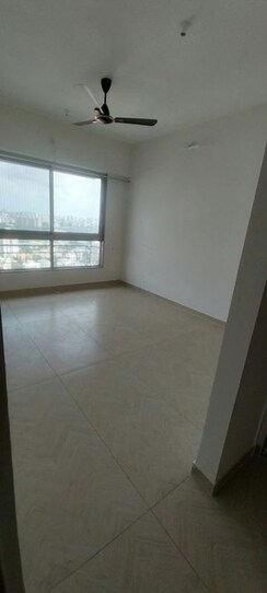2 BHK Apartment For Rent in Gurukrupa Marina Enclave