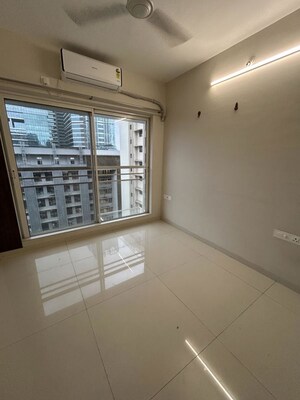 Room in 2 BHK Apartment at Sugee Atharva, Prabhadevi – for Sale