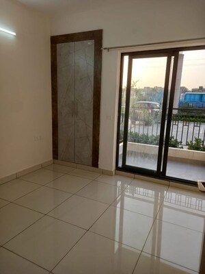 Room in 3 BHK Apartment at Trident Embassy Reso, Sector 1 Greater Noida – for Sale