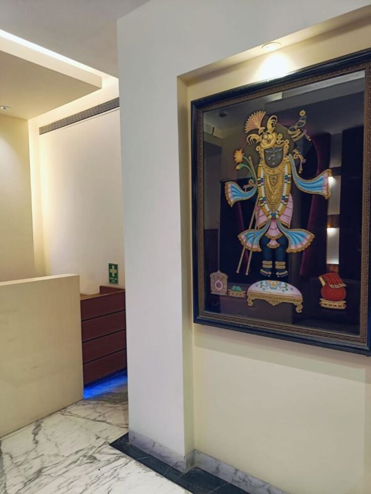 Room, wadhwa-trade-centre Commercial Office Space 600 Sq.Ft. In Santacruz East Mumbai 10724345