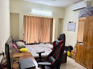 Room in 3 BHK Apartment at Aloha Towers, Baner – for Rent