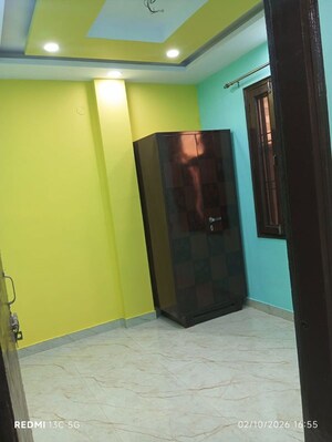 Master Bedroom in 2 BHK Builder Floor at Rohini Sector 25 – for Rent