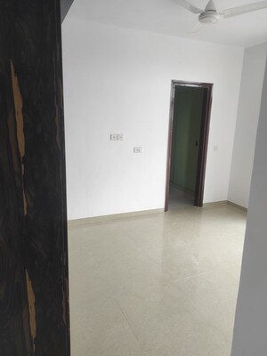 Attached Bathroom in 3 BHK Apartment at Omaxe R2, Gomti Nagar – for Rent