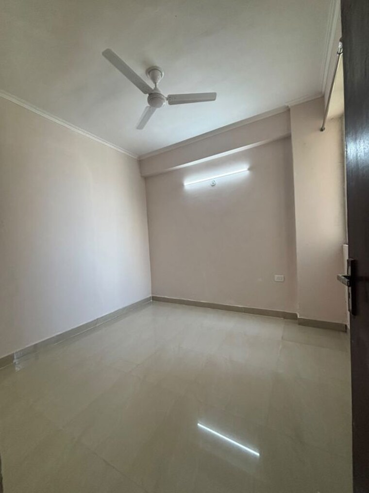 Room, amrapali-verona-heights 2.5 Bedroom 1100 Sq.Ft. Apartment In Tech Zone 4 Greater Noida Greater Noida 10724412
