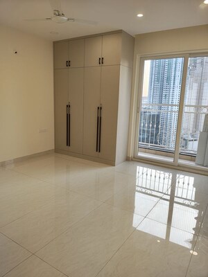 Room in 3 BHK Apartment at Prestige Beverly Hills, Kokapet – for Rent