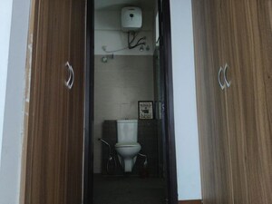 Building Lobby in 3 BHK Builder Floor at Sector 21 – for Rent