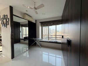 Bedroom in 5 BHK Apartment at Oberoi Springs, Andheri West – for Sale