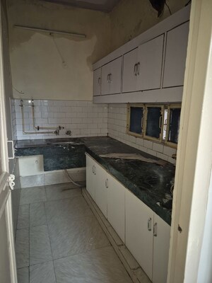 Kitchen in 2.5 BHK Apartment at Mayur Vihar – for Rent